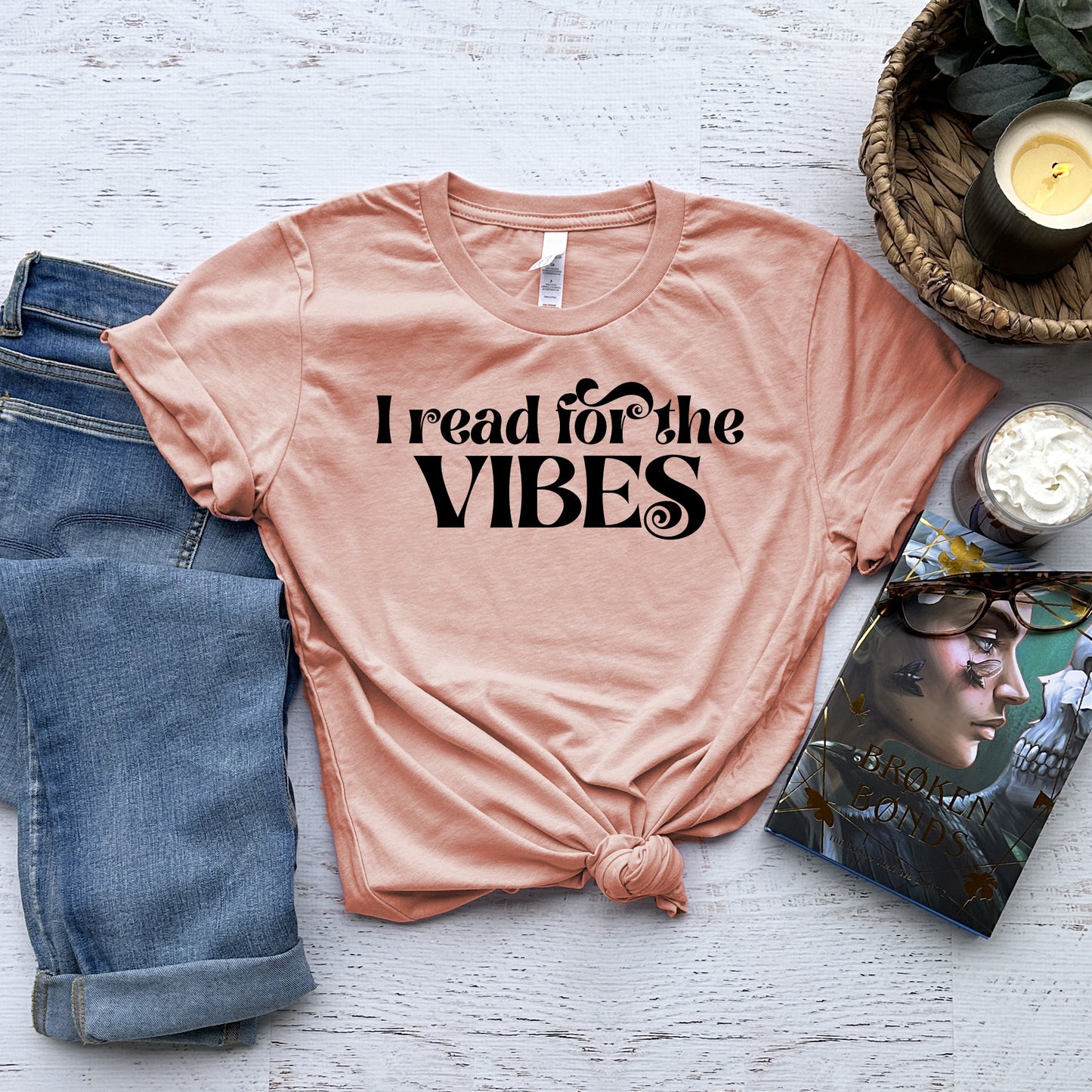 I Read for the Vibes Tee – Bookish T-Shirt for Readers