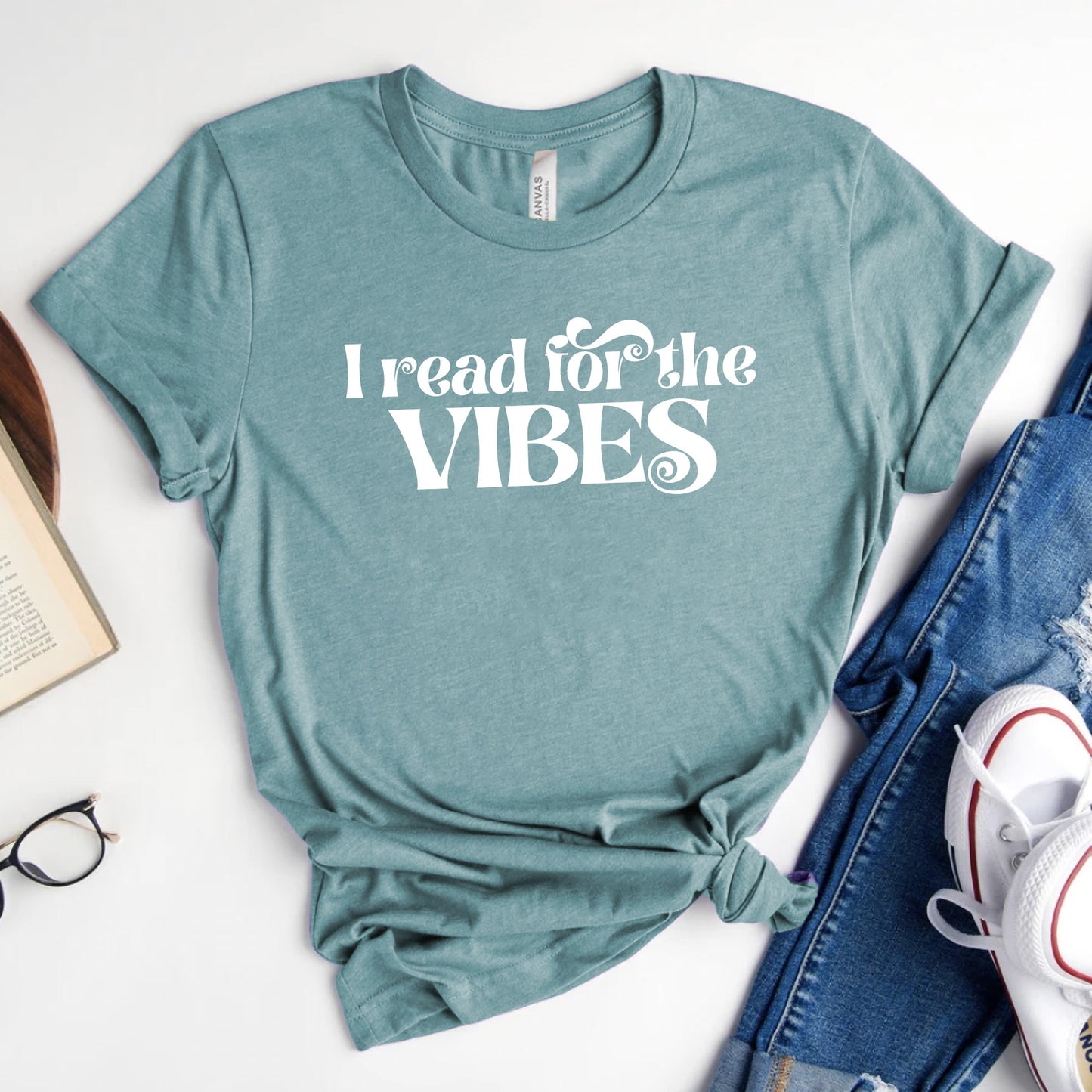 I Read for the Vibes Tee – Bookish T-Shirt for Readers